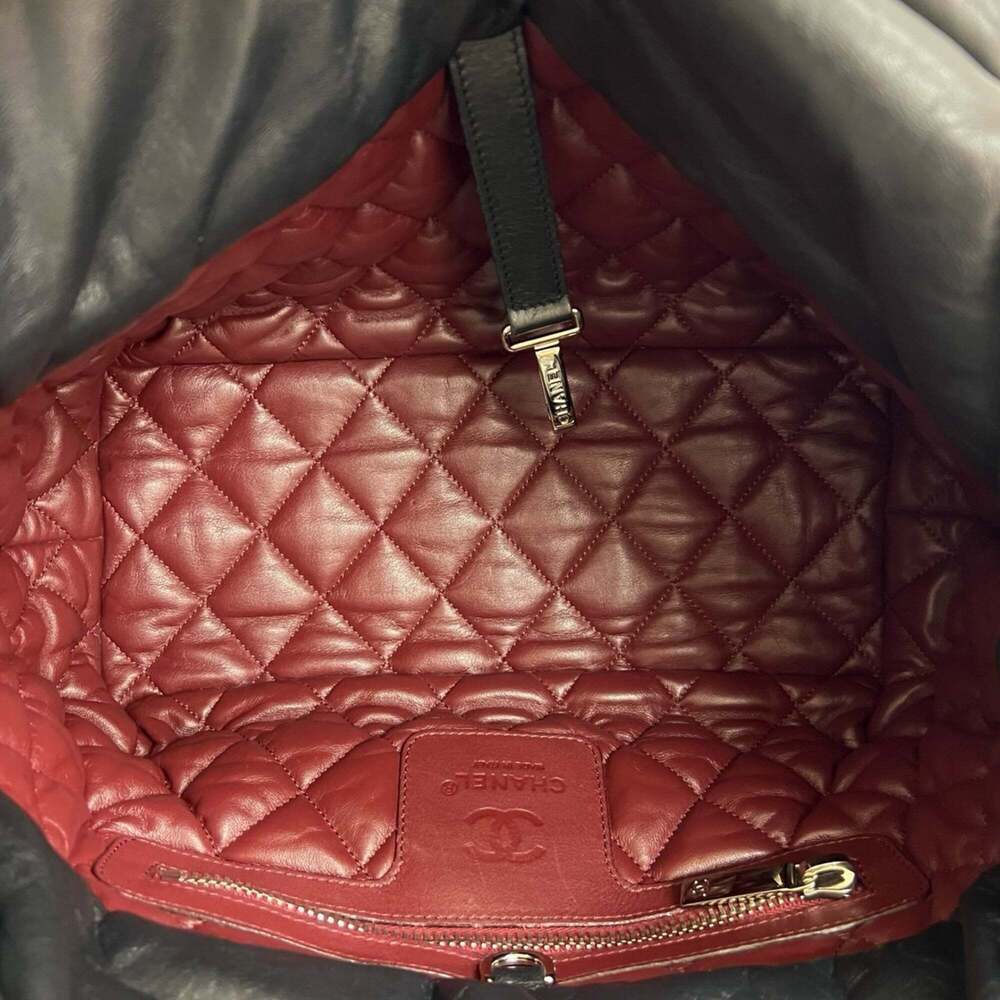 CHANEL Black Leather Tote Bag - Picture 9 of 10